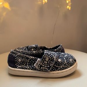 Toms toddler unisex navy pattern  7 great shape